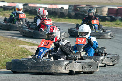 Dave Oldacre battles to overtake in the SG Petch Championship